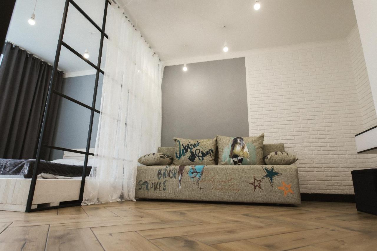 Loft-Style Apartment Izmail Luaran gambar