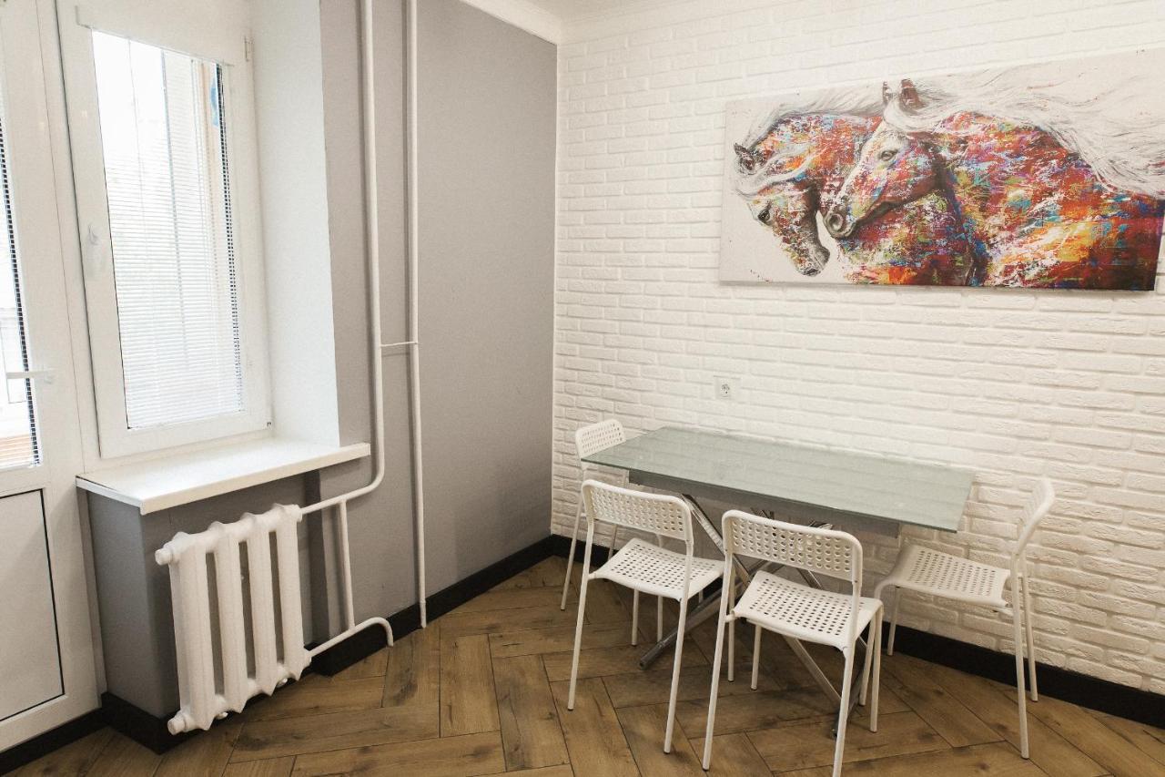 Loft-Style Apartment Izmail Luaran gambar